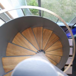 Spindeltreppe mit Geländerwange