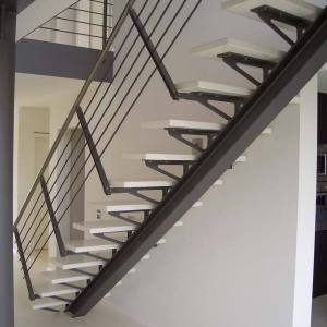 gerade Mittelholmtreppe